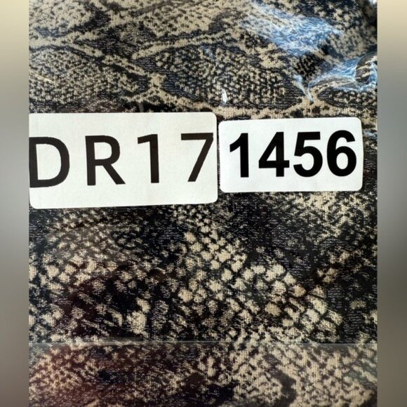 Talbots Snakeskin Print Pencil Skirt women size 14P casual mini - Picture 10 of 10